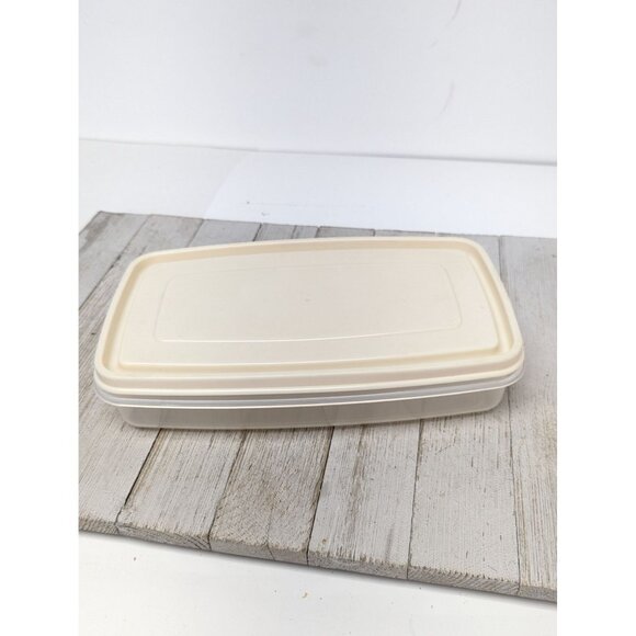 Vtg. Rubbermaid Servin' Saver Rectangle 4 cups #5 Almond Lid - Picture 1 of 14